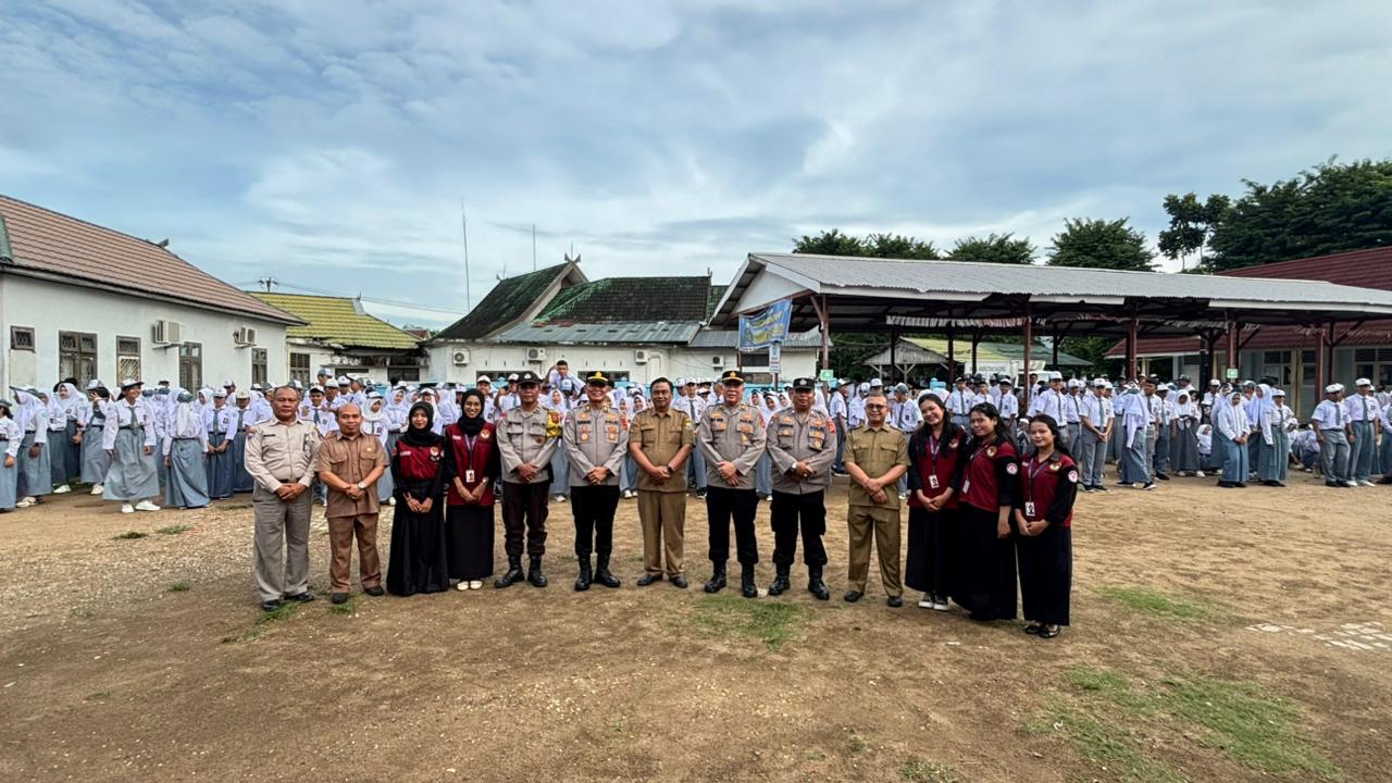 Kasat Binmas Polresta Jambi Gelar Penyuluhan Bahaya Kenakalan Remaja di SMAN 12 Kota Jambi
