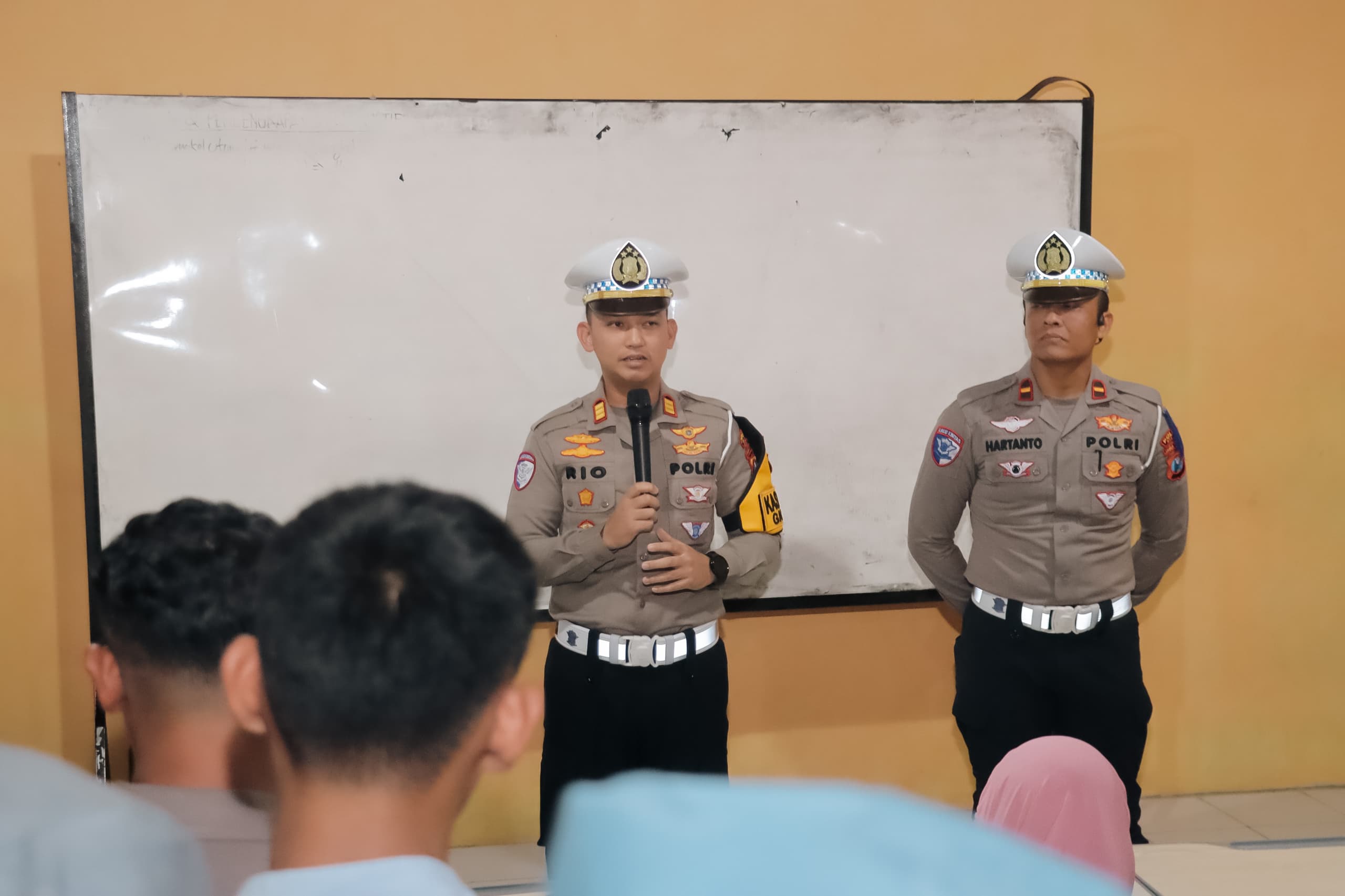 Polres Blitar Berikan Teguran Simpatik dalam Operasi Zebra Semeru 2025