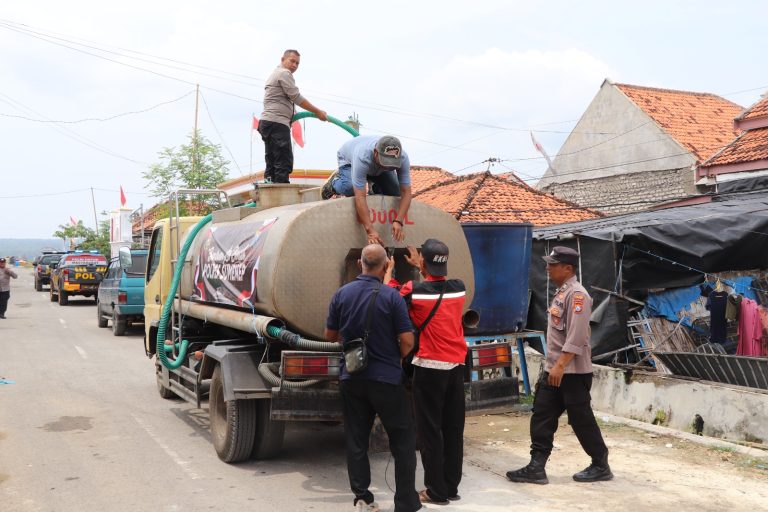 Kapolri Tegaskan Personel dan Logistik Dikerahkan ke Lokasi Terisolir Bencana Sumatera