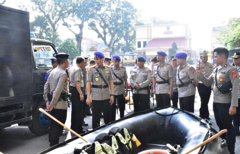 Dirpolairud Polda Jambi Dampingi Kapolda Lepas Personel Bantuan Kemanusiaan ke Sumatera Barat