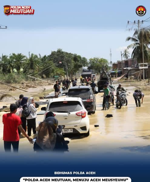 Bantuan Kemanusiaan Alumni Akpol 1996 dan Bhayangkari Aceh Tiba di Polres Aceh Tamiang Lewat Helikopter Polri