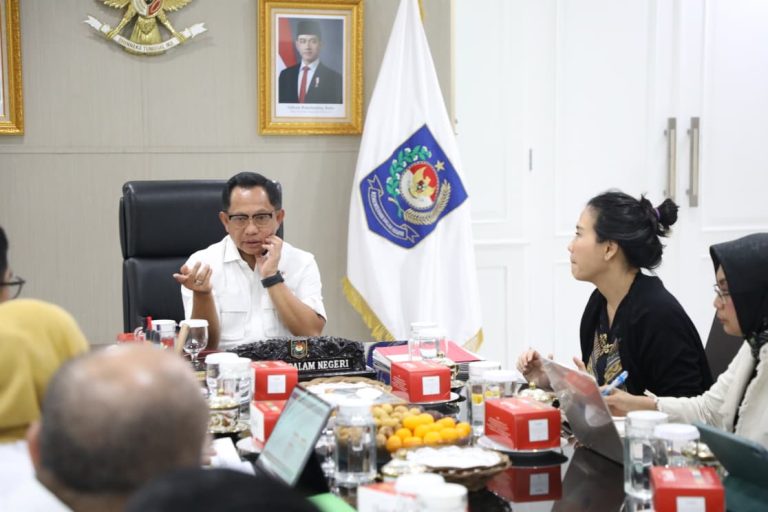 Mendagri Tito dan Wamen PPPA Veronica Bahas Keterlibatan Perempuan dalam Ketahanan Pangan