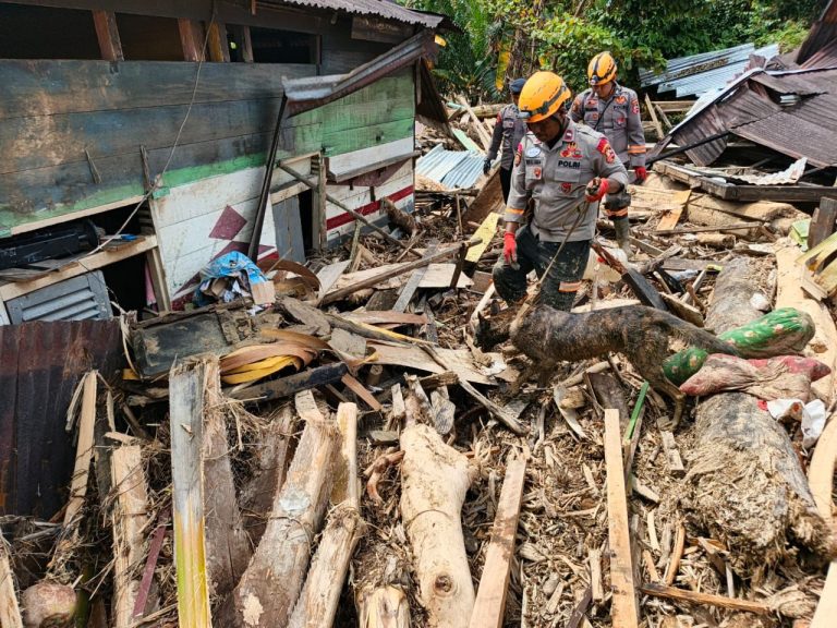 Tim K9 Polri Temukan Sesosok Mayat Wanita di Depan Gereja GKPA Huta Godang, Batang Toru
