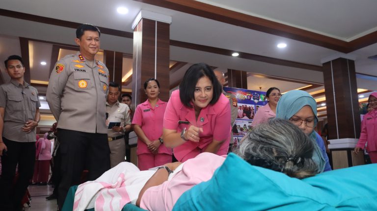 Sambut Hari Natal 2025, Polda Kalteng Gelar Bakti Kesehatan Gratis Untuk Masyarakat