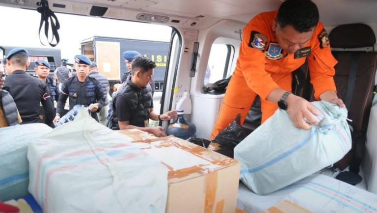 Polda Aceh Terjunkan Helikopter AW169 untuk Salurkan Bantuan Logistik dan Tenaga Kesehatan ke Aceh Tamiang