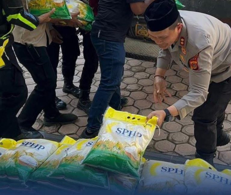 Kapolres Pidie Jaya Salurkan Bantuan Paguyuban Tathya Dharaka Akpol 2005 untuk Korban Banjir Bandang