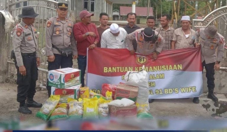 Polres Lhokseumawe Salurkan Bantuan Sembako ke Warga Terdampak Banjir di Meurah Mulia