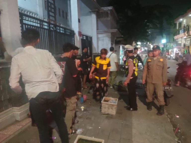 Mabuk!! Patroli Harkamtibmas Polsek Semampir Bubarkan Remaja Pesta Miras