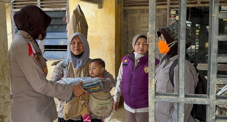 Tim Trauma Healing Polri Beri Dukungan Psikososial bagi Korban Banjir di Aceh Tamiang