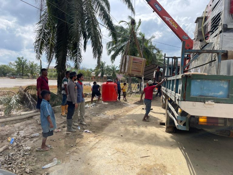 Polres Aceh Tamiang Terima Dua Unit Mesin Penghasil Embun Siap Minum dari Slog Polri
