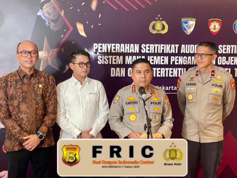 Polri Serahkan Sertifikat Audit Sistem Pengamanan Objek Vital Nasional Tahun 2025