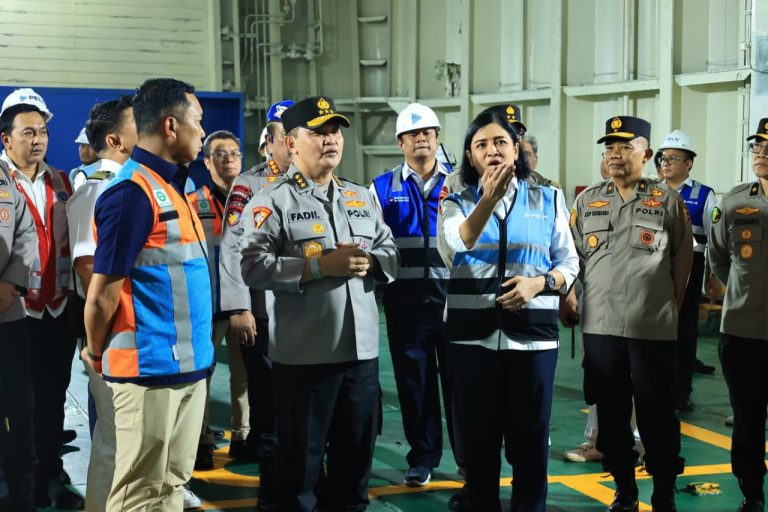 Polri Terus Kirimkan Pasukan serta Logistik ke Wilayah Terdampak Bencana di Sumatera, Sinergi Kemanusiaan Bersama PT Pelni