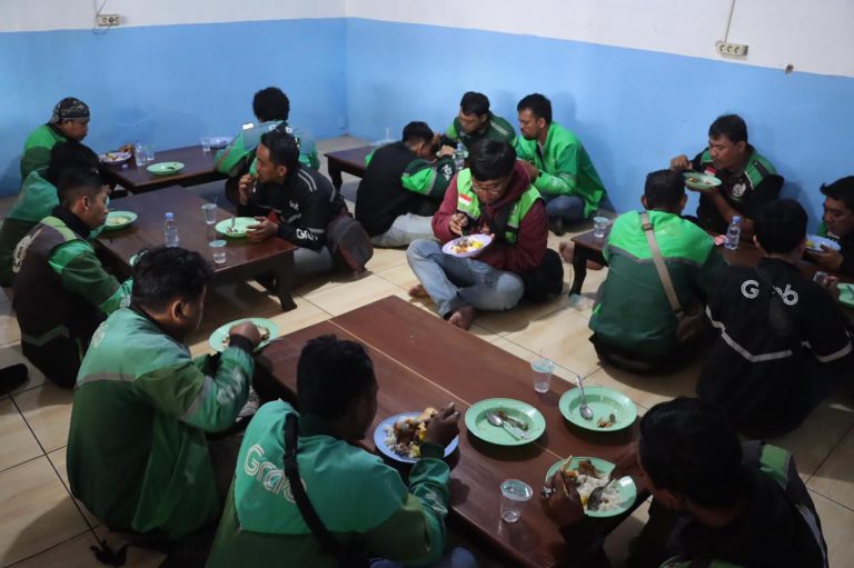 Polisi Launching Program Makan Siang Gratis untuk Driver Ojol dan Masyarakat