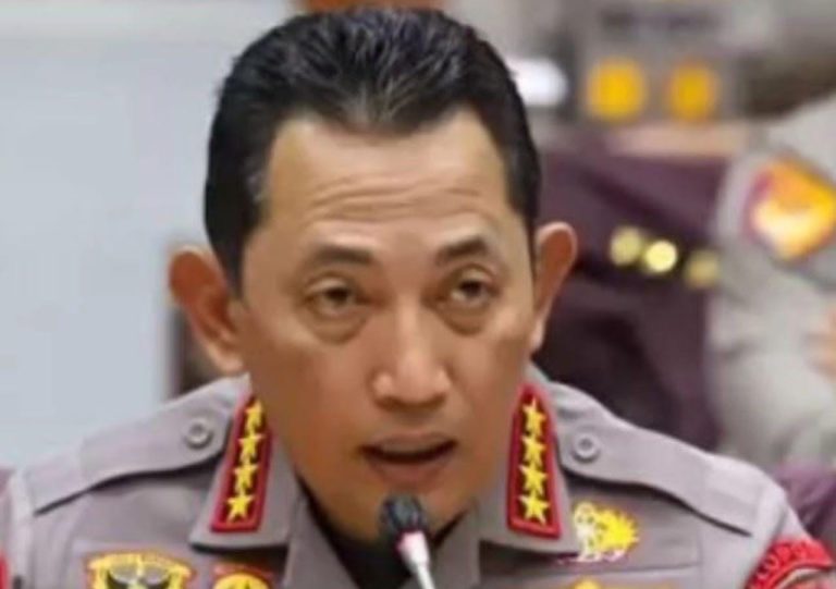 Kapolri Melakukan Mutasi dan Promosi Besar-besaran Terhadap Ratusan Perwira 