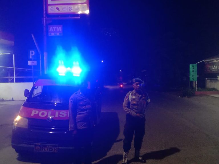 Polsek Kronjo Gelar KRYD Antisipasi Gangguan Kamtibmas