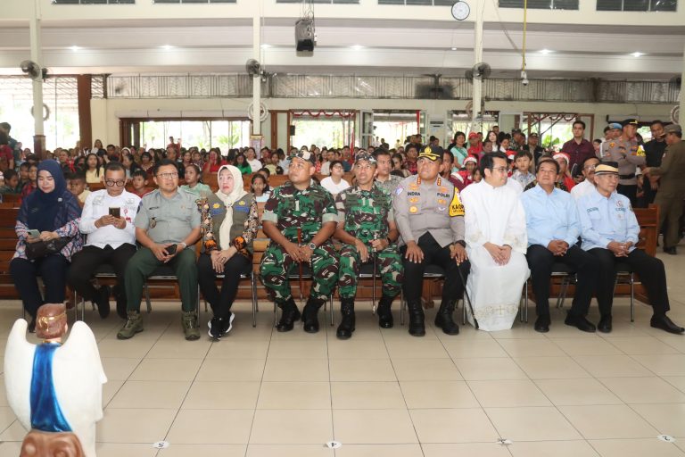 Amankan Hari Raya Natal, Kapolresta Tangerang dan Forkopimda Sambangi Gereja