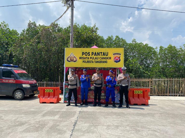 Polsek Kronjo Pantau Wisata Religi Pulau Cangkir