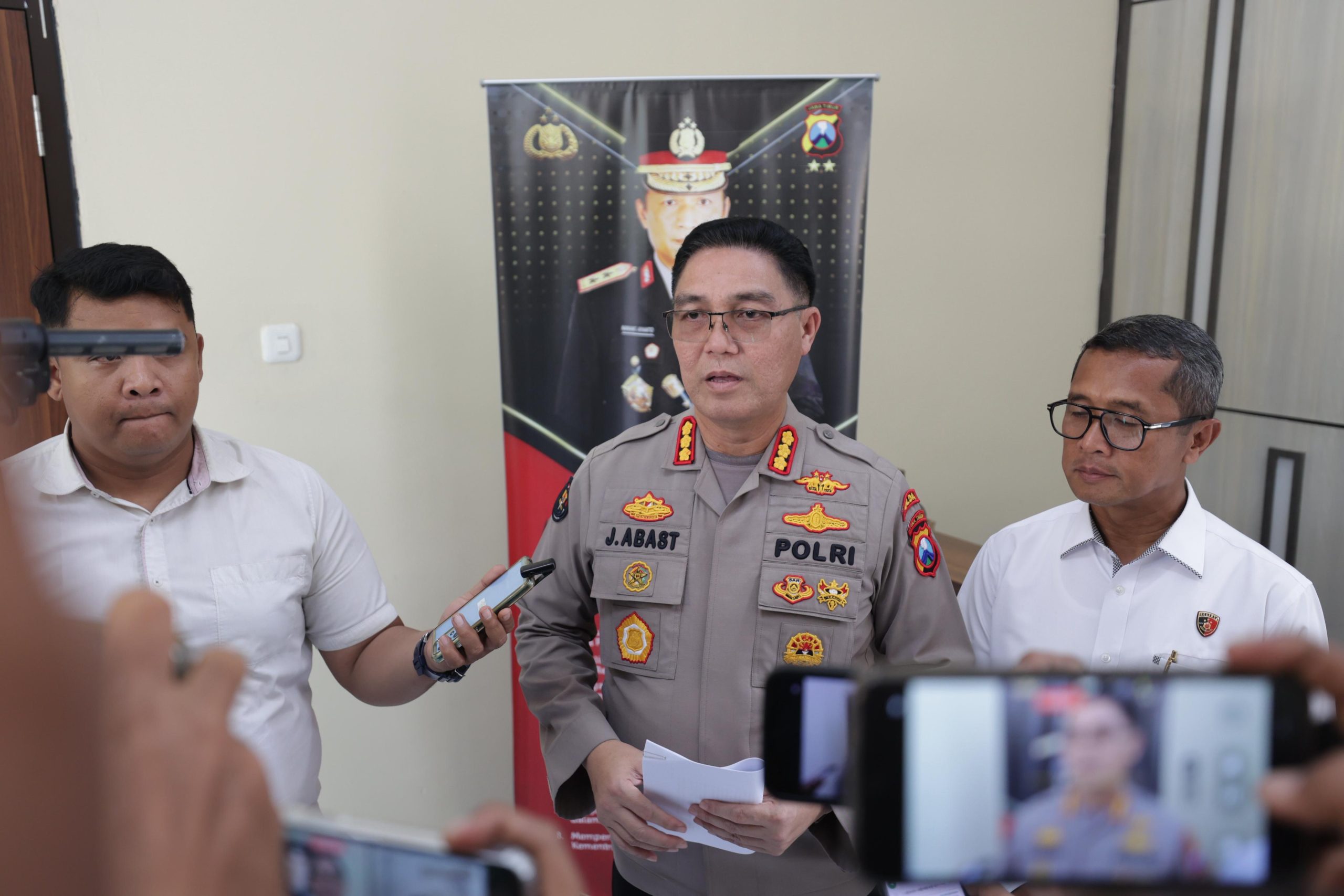 Polda Jatim Amankan Tersangka Ketiga Kasus Perusakan Rumah Nenek Elina