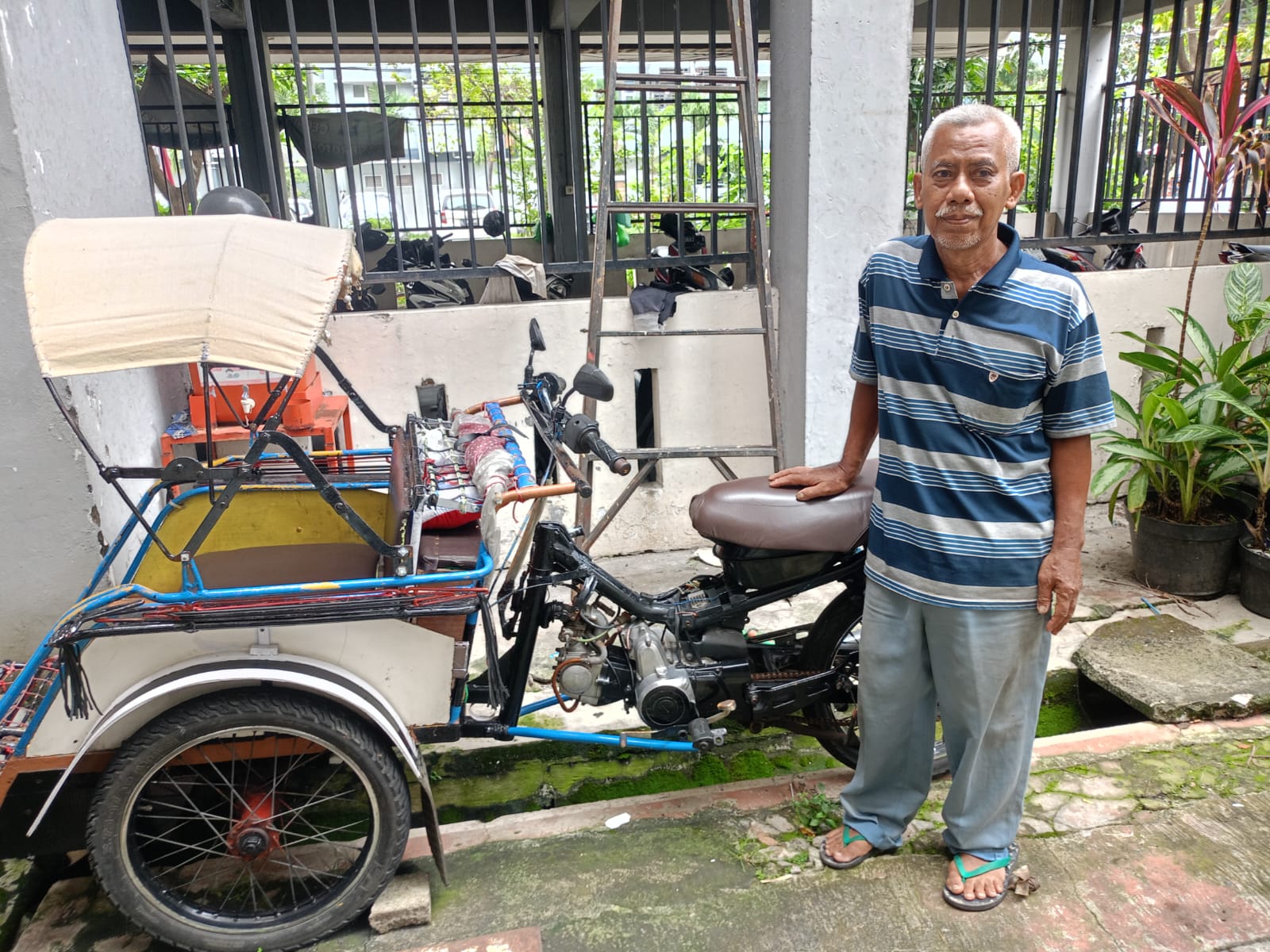 Niat Menolong Berujung Petaka, Motor Pedagang Lesehan Raib Dibawa Pelanggan “Setia”