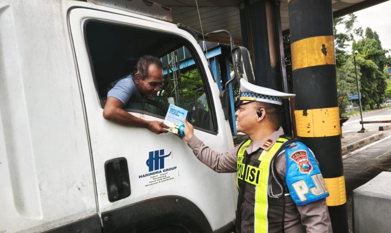 Ditlantas Polda Jatim Tertibkan Penggunaan Lajur Jalan Tol