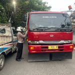 25 Truk Ditindak, Satlantas Polres Pelabuhan Tanjung Perak Tertibkan Jam Larangan di Karang Tembok