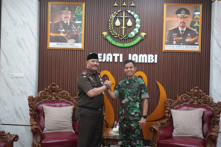 Sinergi TNI–Kejaksaan, Danrem 042/Gapu Silaturahmi ke Kejati Jambi