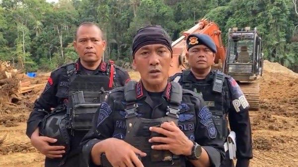 Tempuh Jalan Kaki 12 Jam, Polda Sumut Sita Belasan Eskavator di Tambang Emas Ilegal Madina