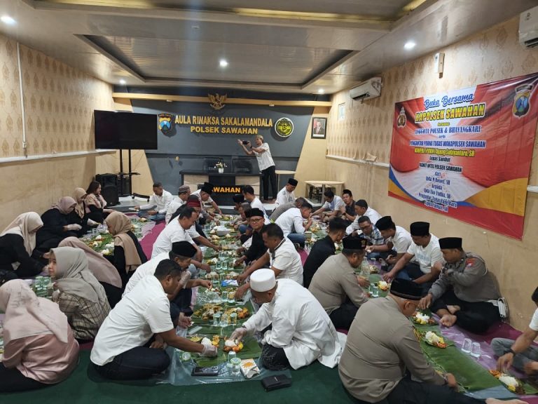 Buka Bersama Polsek Sawahan Surabaya Jadi Momen Silaturahmi dan Pengantar Purna Tugas Wakapolsek