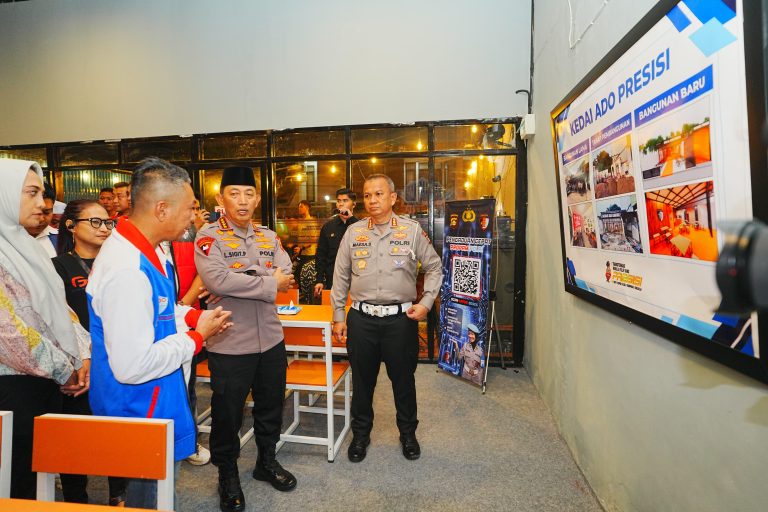 Momen Kapolri Interaksi-Serap Aspirasi Ojol di Kedai Ado Presisi 