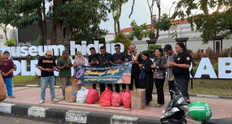 Berbagi Itu Indah, Media Berita Cakrawala Gelar Bagi Takjil Dan Berbuka Bersama 