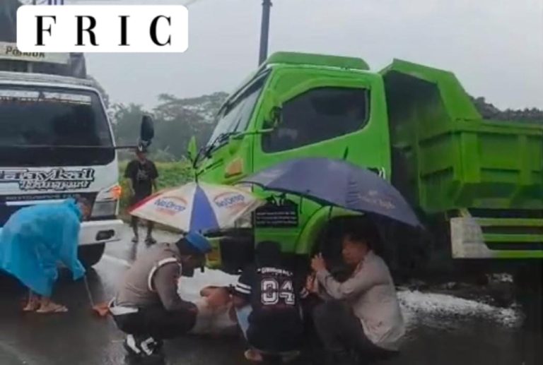 Aksi Humanis Kapolres Saat Penanganan Laka Lantas di Jalan Sindangbarang Kabupaten Kuningan