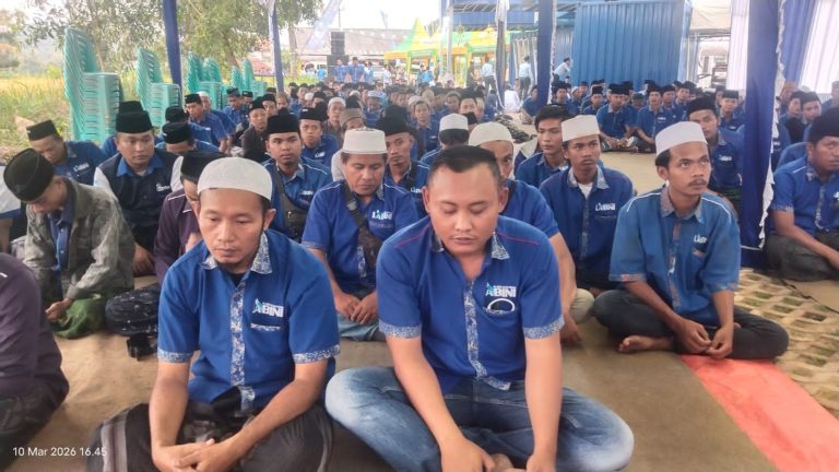 Buka Puasa Bersama Karyawan, AMDK Labini Resmikan Lini Usaha Baru Muba Trans di Pamekasan