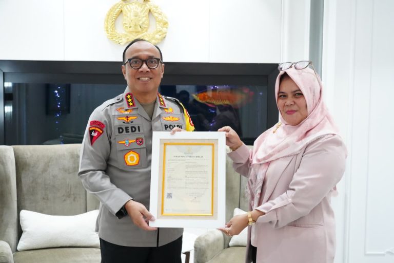 Menulis untuk Masa Depan: 39 dari 40 Buku Wakapolri Komjen Pol. Dedi Prasetyo Resmi Terdaftar HAKI