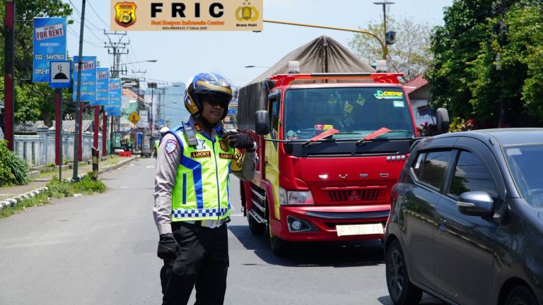 Polda Jabar Terapkan One Way di Jalur Garut–Tasikmalaya Demi Kelancaran Arus Mudik Operasi Ketupat Lodaya 2026