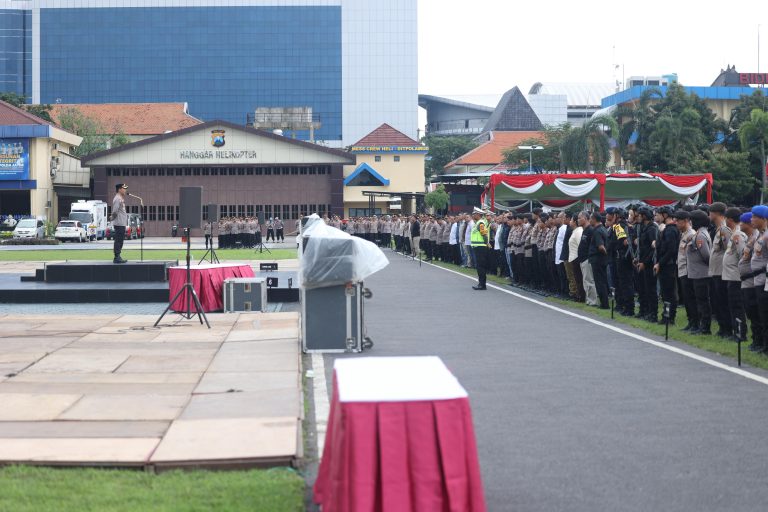 Polda Jatim Siagakan Ribuan Personel Layanan Pengamanan Malam Takbiran hingga Shalat Idulfitri