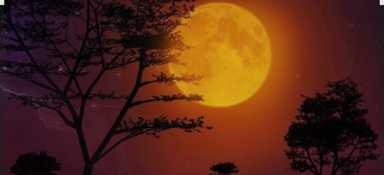 Ketika Rembulan Tak Lagi Paling Terang: Sebuah Kisah Tentang Cahaya yang Menerangi Hati