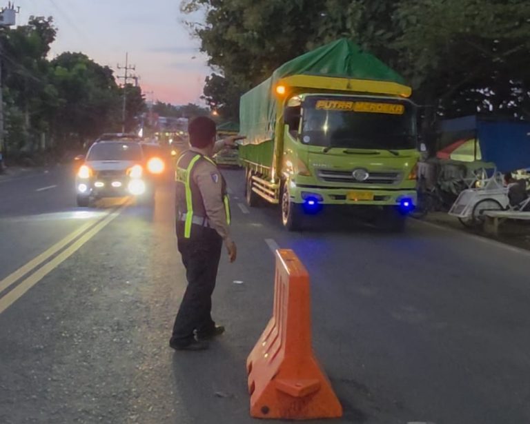 Polresta Banyuwangi Optimalkan Buffer Zone Bulusan Kepadatan Terurai, Sopir Puji Polisi