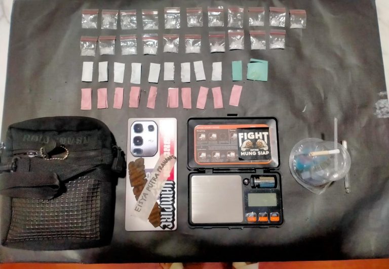 Polres Malang Amankan Tersangka Pengedar dan 21 Paket Sabu di Lawang