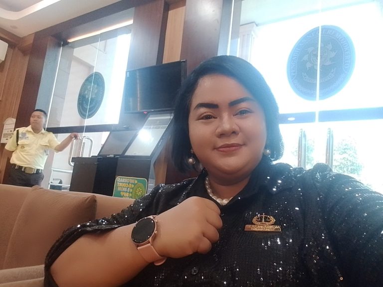 Negara Salah Prioritas: Rakyat Kecil Dikorbankan, Seragam Advokat Dipikirkan!