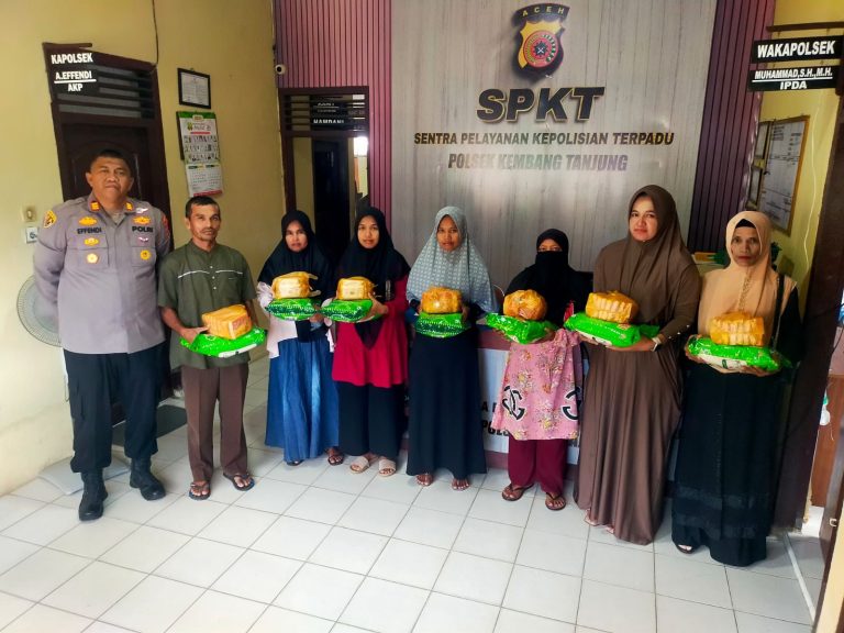 Polres Pidie Salurkan Bantuan Logistik Kapolda Aceh untuk Korban Banjir