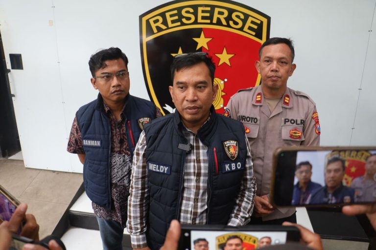 Polres Pelabuhan Tanjung Perak Bongkar Penipuan PO Sembako Murah, Pelaku Diamankan”