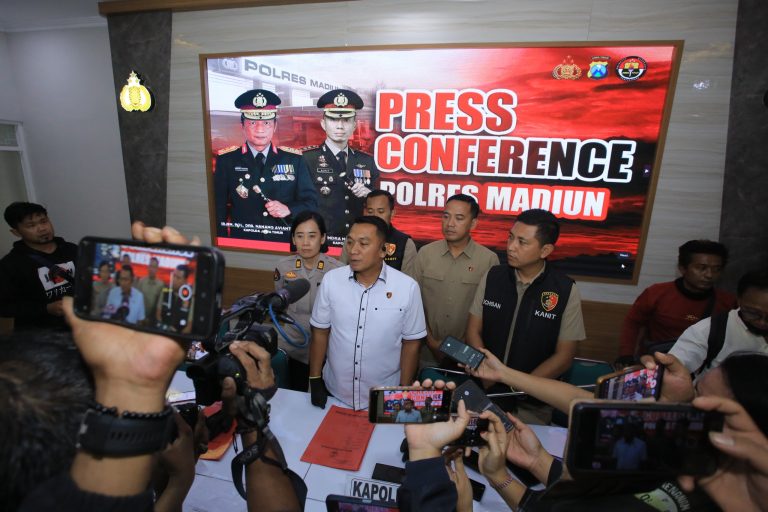 Polres Madiun Amankan Dua Tersangka Curanmor Modus Incar Motor di Persawahan dan Teras Rumah