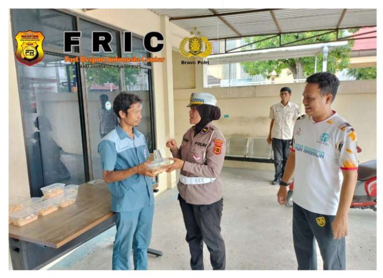 Jumat Berkah, Sie STNK Subdit Regident Ditlantas Polda Jambi Rutin Berbagi Berkah 