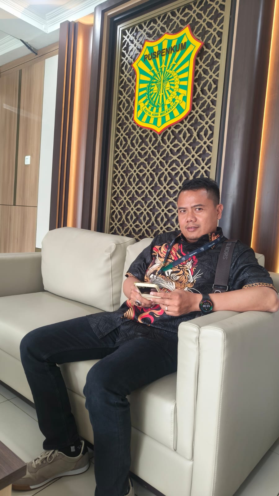 Kinerja Dipertanyakan, Laporan Dana Reses Mandek di Kejari Tanjung Perak, AMI Lapor ke Kejagung