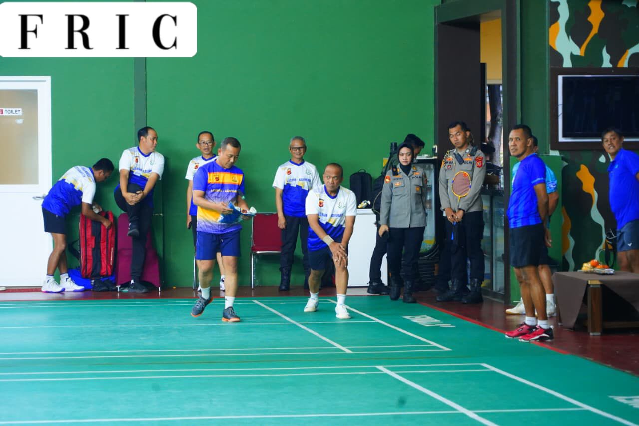 Kebersamaan Tulus Kapolda Jabar dan Kajati Sebagai Mitra Strategis Lewat Farewell Badminton