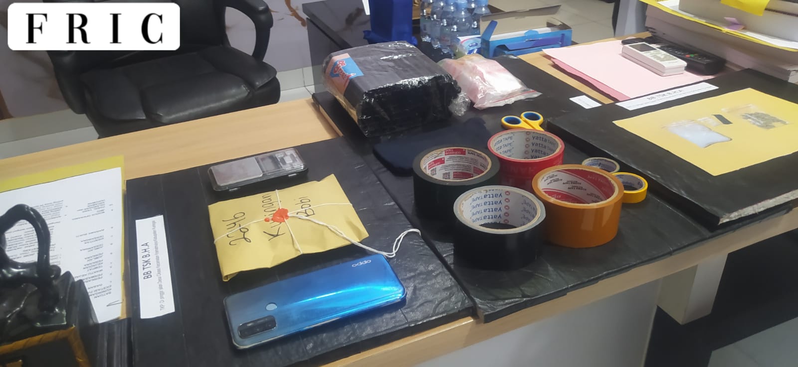 Satresnarkoba Polres Kuningan Tangkap Warga Bekasi Pengedar Sabu dan Ekstasi kini di sel.