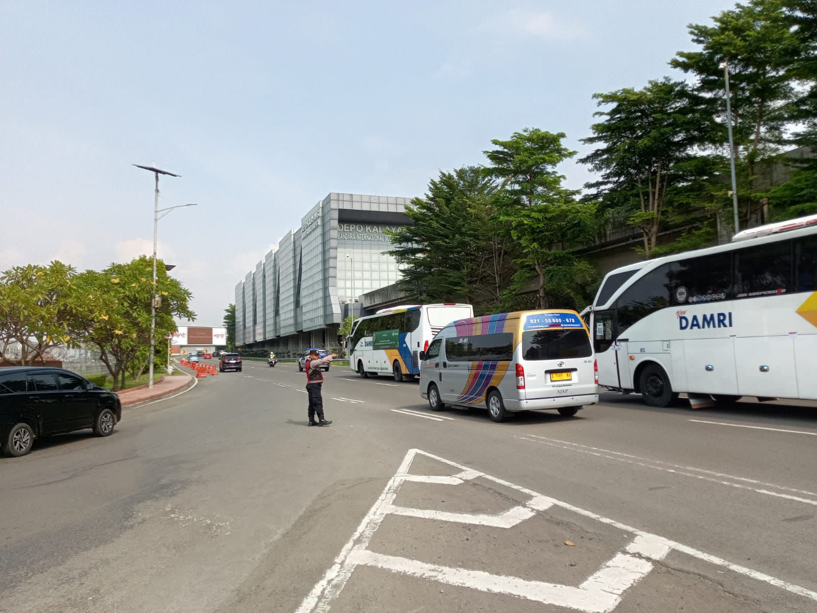Pastikan Rombongan Jemaah Haji 2026 Lancar, Polisi Atur Lalin di Bandara Soetta 