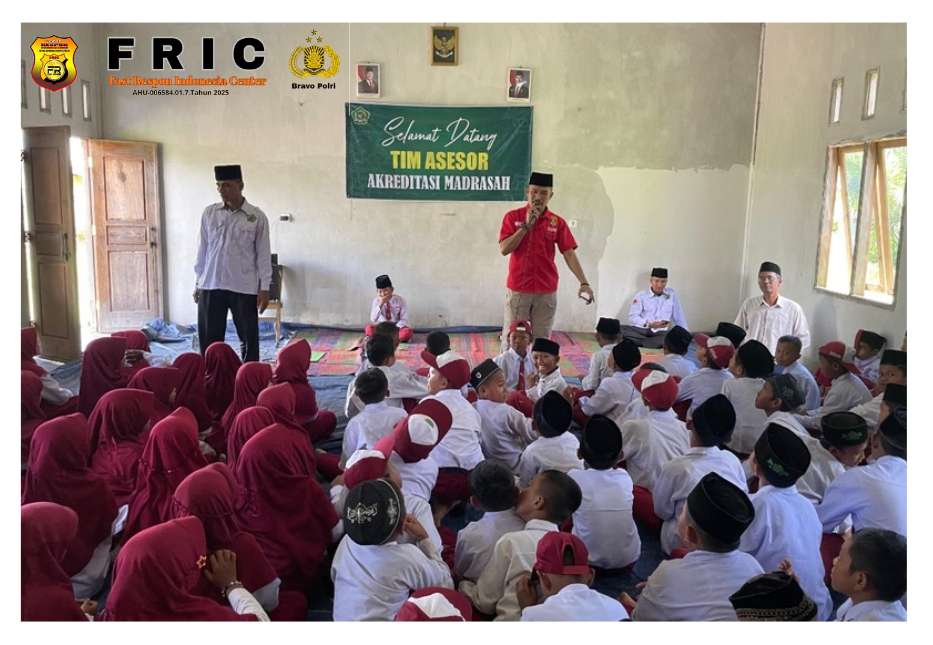 Police Goes To School Polsek Berbak Berikan Penyuluhan Bahaya Bulliying dan Kekerasan Kepada Siswa MIS Nurul Iman 
