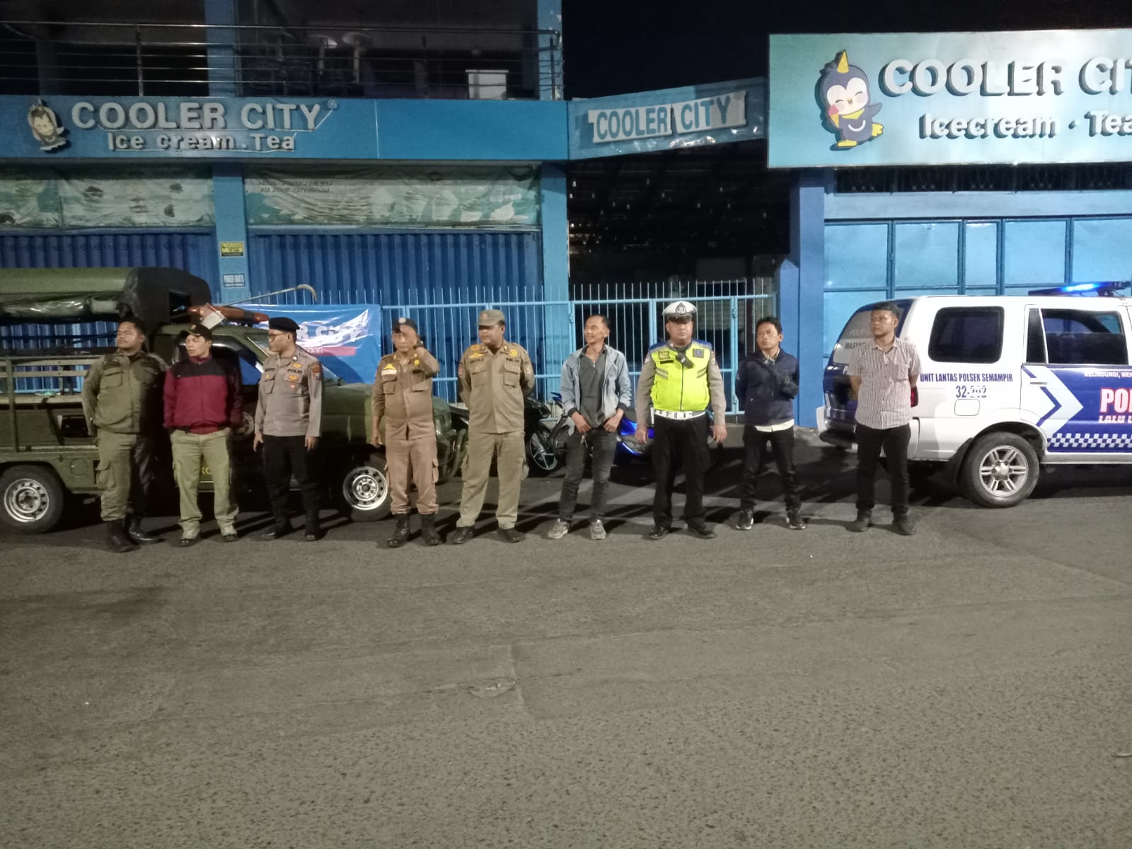 Kecintaan Warga Pada Patroli Harkamtibmas Polsek Semampir dan Satpol PP Semakin Menguat