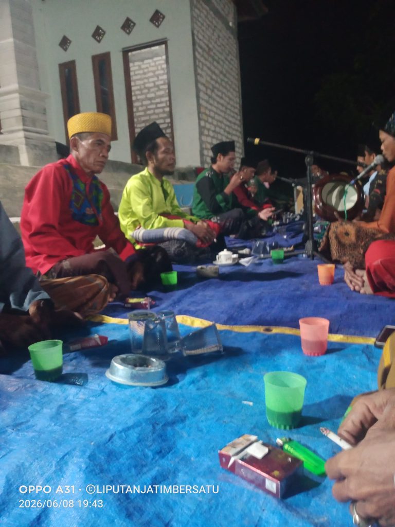 Bukan Sekadar Haul, Kiai Addusalam Rajut Ukhuwah Lewat Hadroh di Debuan
